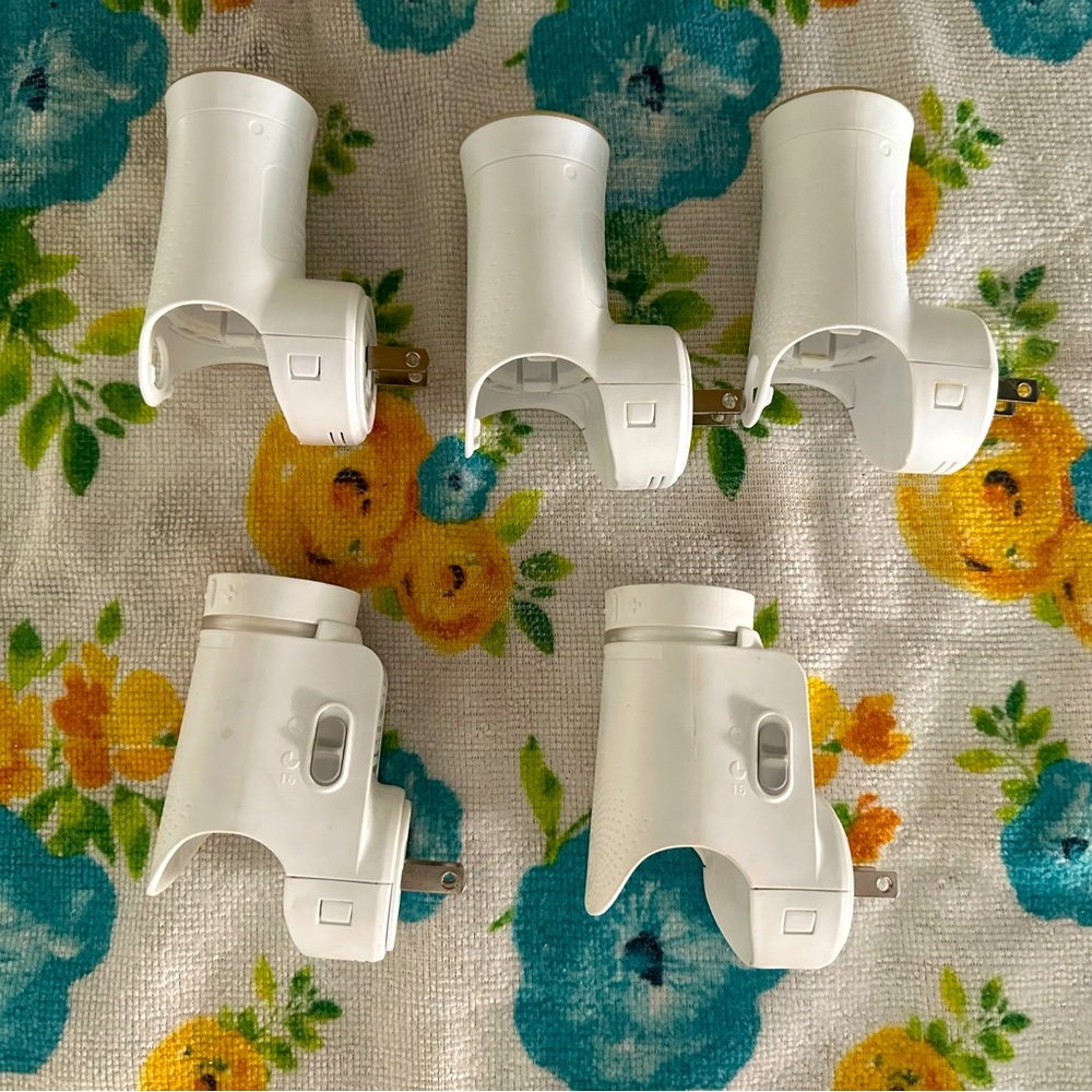 Glade PlugIn Plus Air Freshener Warmer, Holds Scented Oil Refill